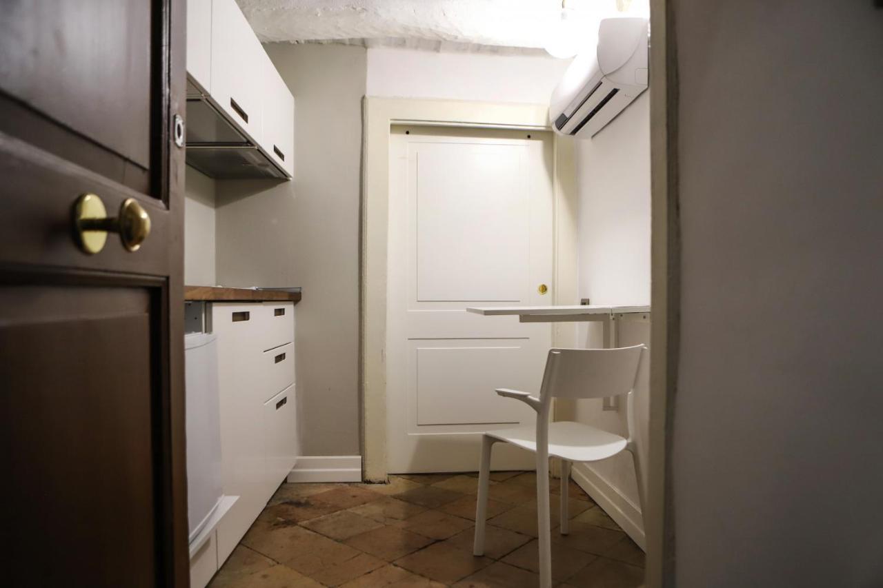 Pizzofalcone Studio By Wonderful Italy Apartment Naples Luaran gambar
